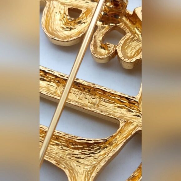 Christian Dior Vintage Gold Script Brooch  Authentic - Picture 8 of 11